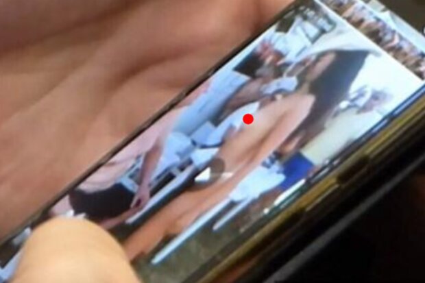 Нардеп у Раді ділився з колегою "полуничкою"