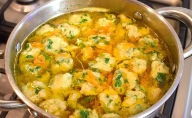 Суп с галушками, кадр из видео