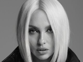 Оля Полякова