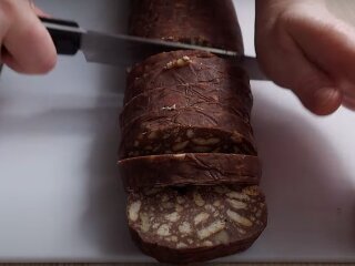 Шоколадная колбаска, фото: Знай.ua