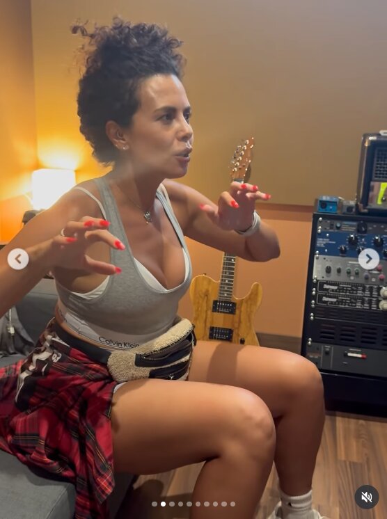 Скрин публикации Насти Каменских