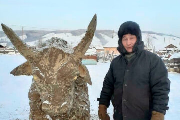 Російський умілець зліпив бика з гною: символ 2021 року