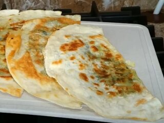 Чебуреки из кабачков, кадр из видео