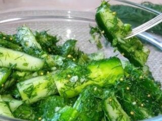 Закуска из огурцов, кадр из видео