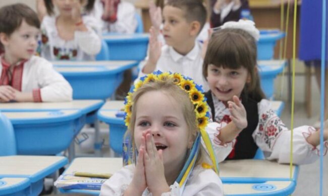 Школьники, фото из свободных источников