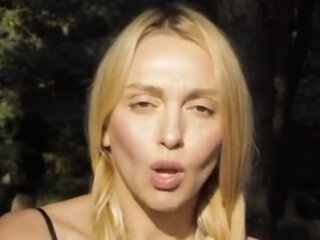 Оля Полякова