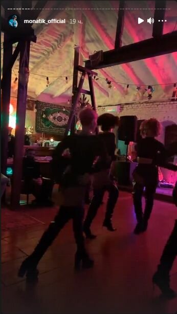 Сторіз Монатіка