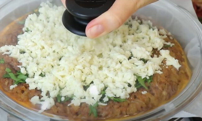 М'ясний пиріг, кадр з відео