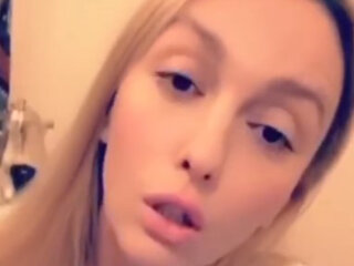 Оля Полякова