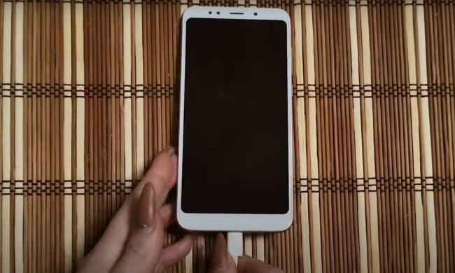 Зарядка телефона