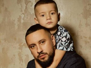Фото Монатика и его сына