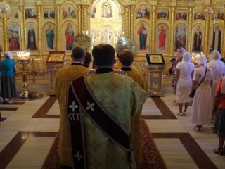 служба в церкви