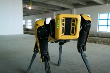 Робот. фото: скриншот видео