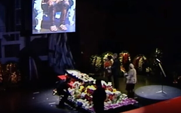 прощание с Романом Виктюком