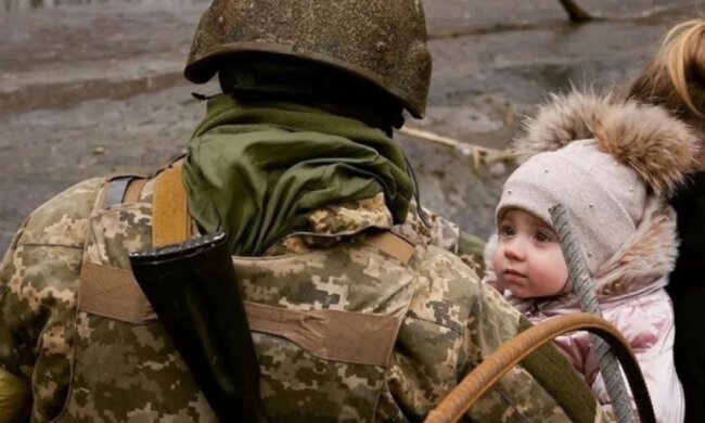 Мобілізація батьків, фото із вільних джерел