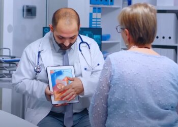 Врач: скрин с видео