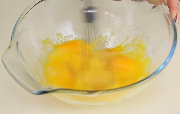 Бисквит, кадр из видео