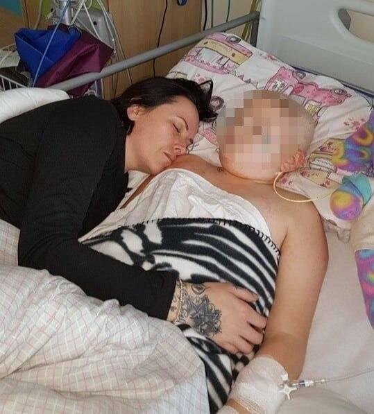 Мама відчула від дочки дивний запах, і жахнулася коли впізнала його