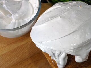 Глазурь для кулича, кадр из видео