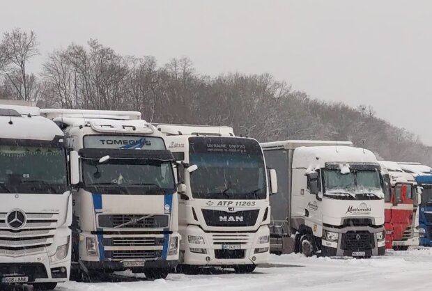 Фуры, фото: texty.org.ua