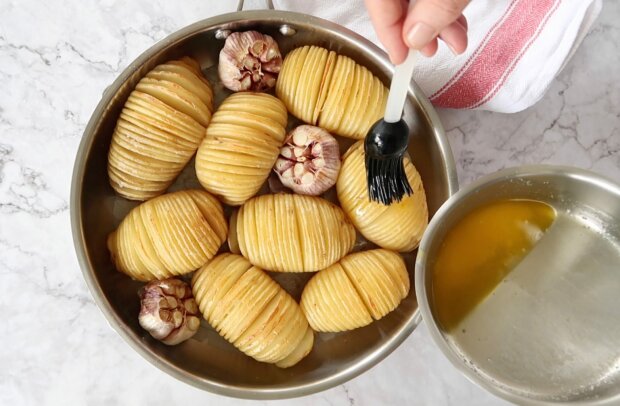 Картофельная гармошка в духовке