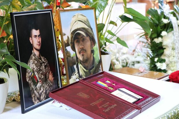 провели в останню путь Героя України Тараса Матвєєва