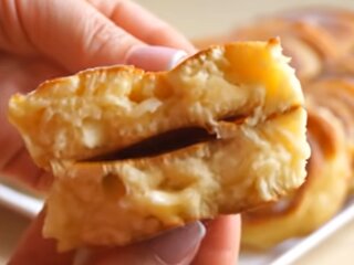 Яблочные оладьи, кадр из видео