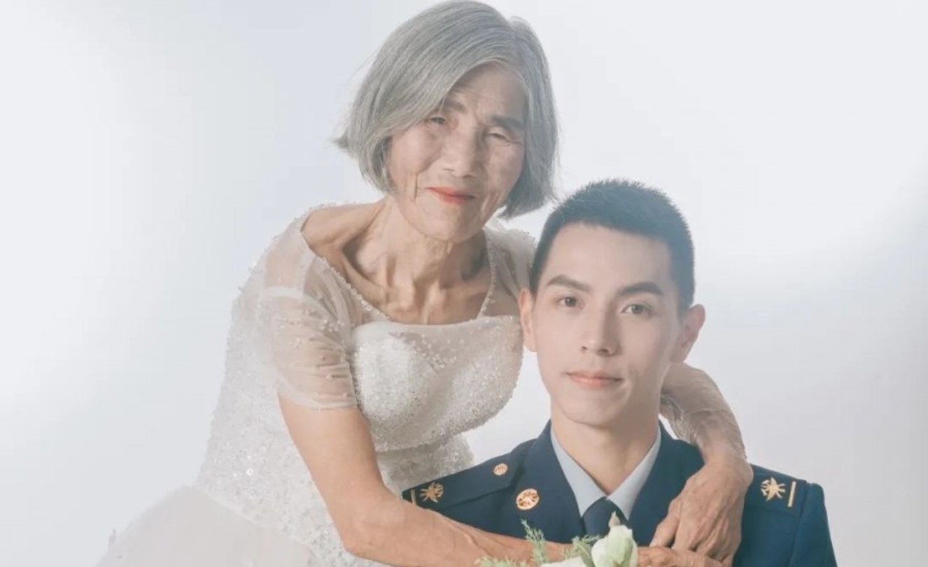 Молодой парень и 90 летняя невеста