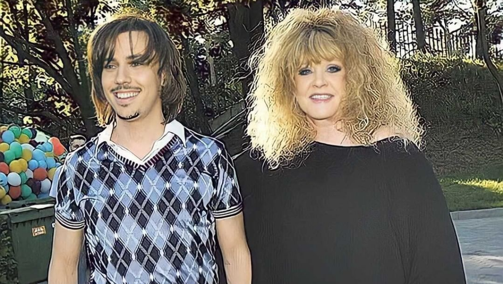 Секс порно кішкентай жас қаншықтар Қазақ әйелдерімен секс суреттері